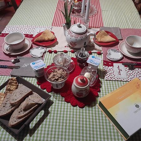 Chambre D'Hote Amitie Et Jardin Carmaux エクステリア 写真